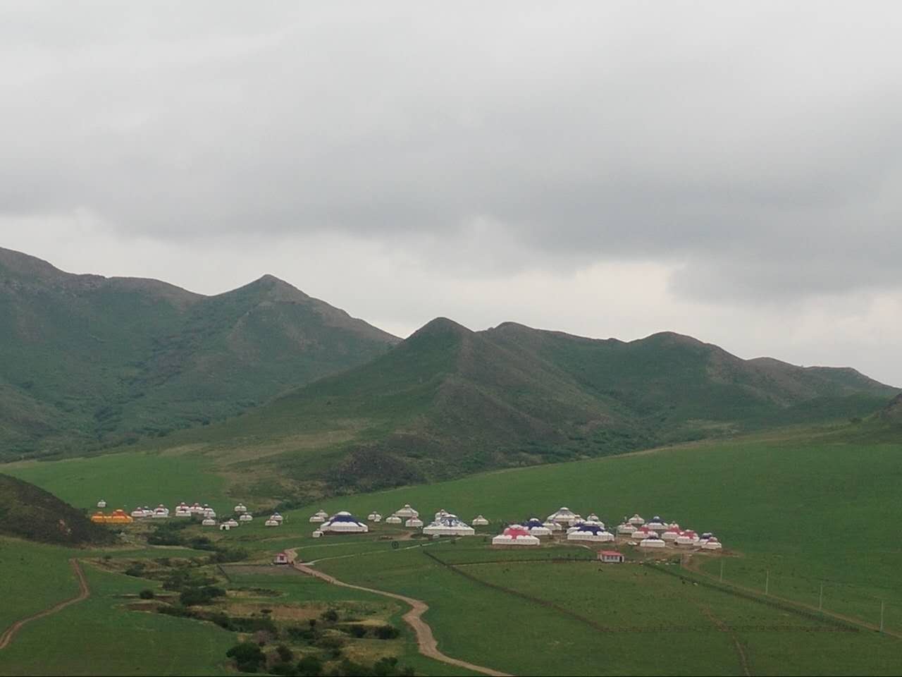 扎鲁特山地草原旅游攻略